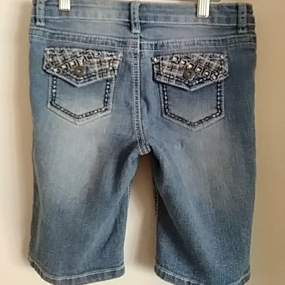 Jean Bermuda 🌟 - Picture 2 of 3